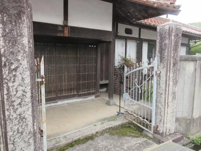 entrance