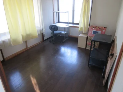 western-style room(s)